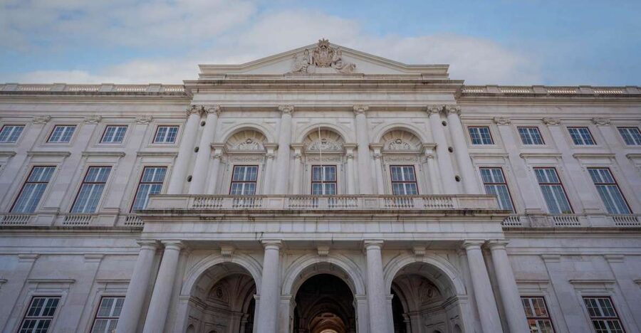 Lisbon: National Palace of Ajuda E-Ticket & City Audio Guide - The missing palace audio guide matters