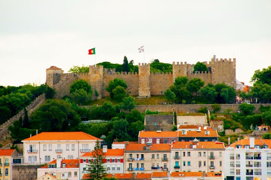Lisbon: Saint George's Castle Entry & City Self-Guided Tours - How the audio format works in real life