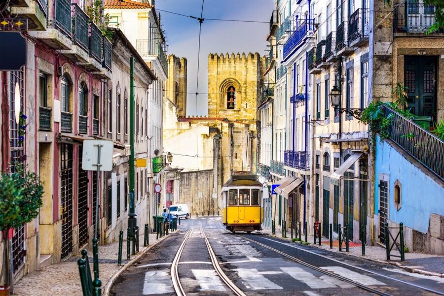 Lisbon: São Jorge Castle E-Ticket and Audio Guide - The castle entrance and Martim Moniz Door
