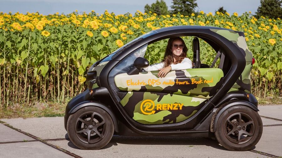 Lisse: Drive-it-Yourself Summer Flower GPS Audio Tour - Who will enjoy this most