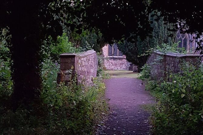 Llandaff's Ghosts: A Self-Guided Audio Tour - Daylight or after dark?