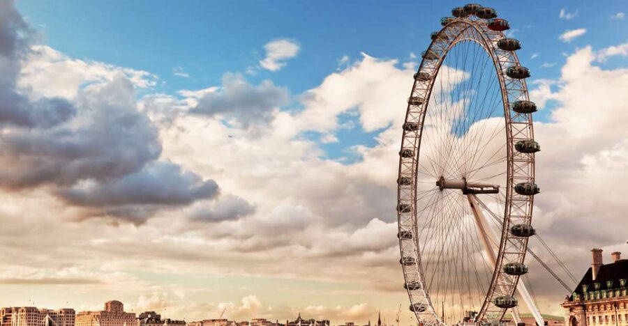 London: App-Based Walking Tour with 30 Stops - Trafalgar Square and London’s public stage