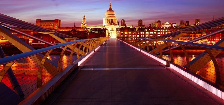 London: App-Based Walking Tour with 30 Stops - Leicester Square, Shaftesbury Avenue, and Piccadilly Circus
