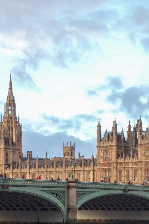 London: App-Based Walking Tour with 30 Stops - Borough Market, London Bridge, and the Monument
