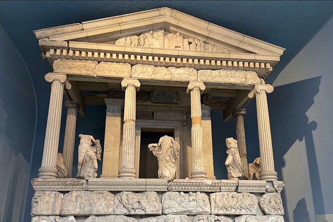 London: British Museum Audio Guide & Small Group Entry - Entering the museum without confusing free admission