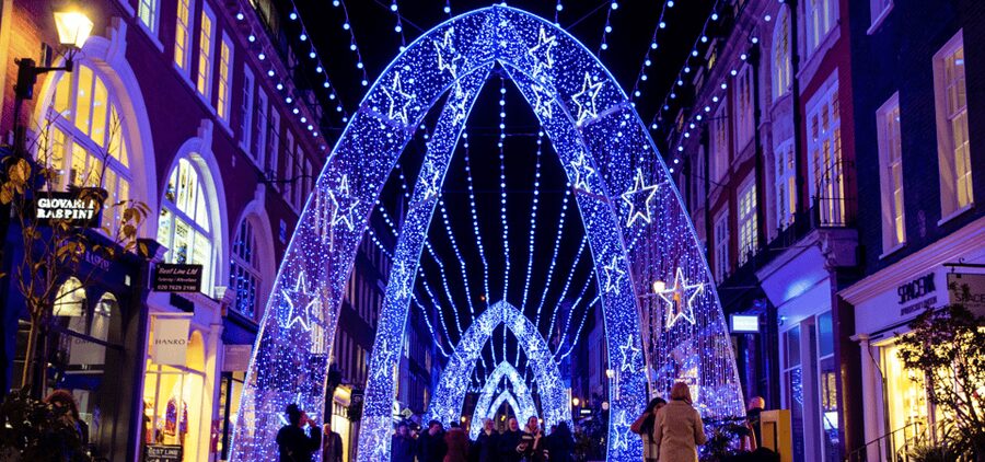 London: Christmas Lights Self Guided Walking Tour - A festive walk through central London