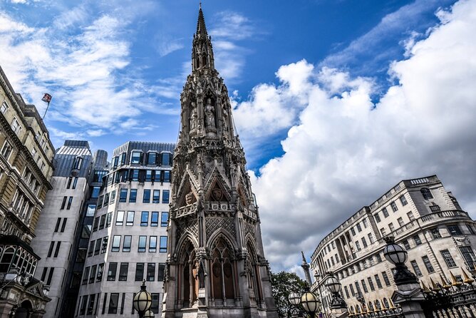 London (Covent Garden) Scavenger Hunt and Sights Self-Guided Tour - Cleopatra’s Needle and the route between stops