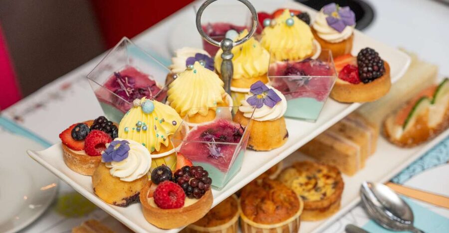 London: Gin and Afternoon Tea Bus Tour with Audio Guide - Afternoon tea meets a moving London tour