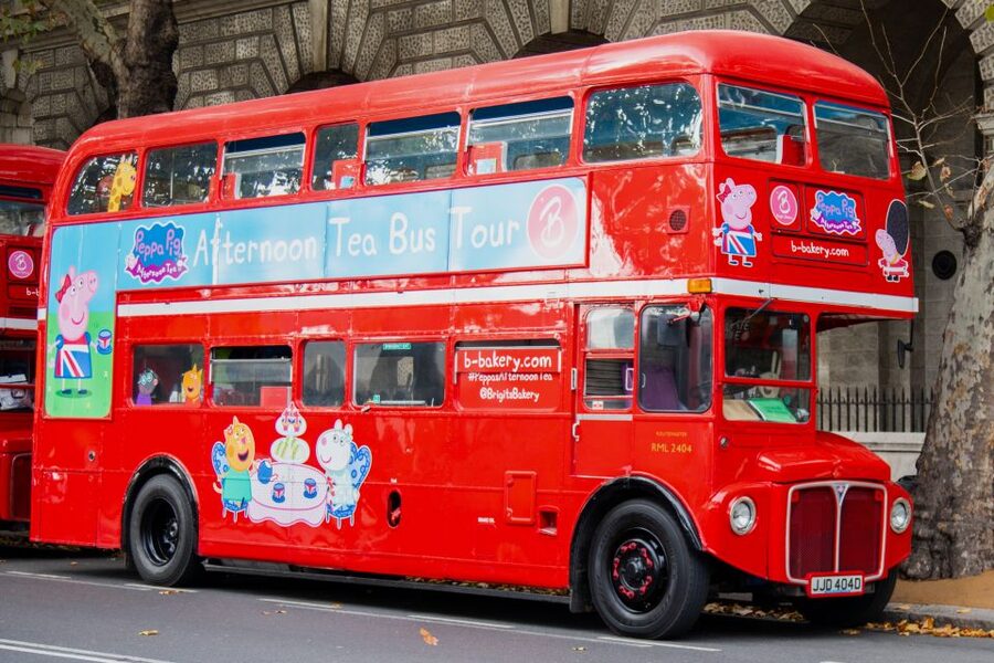London: Peppa Pig Bus Tour with Entertainment - A Peppa Pig afternoon tea on wheels