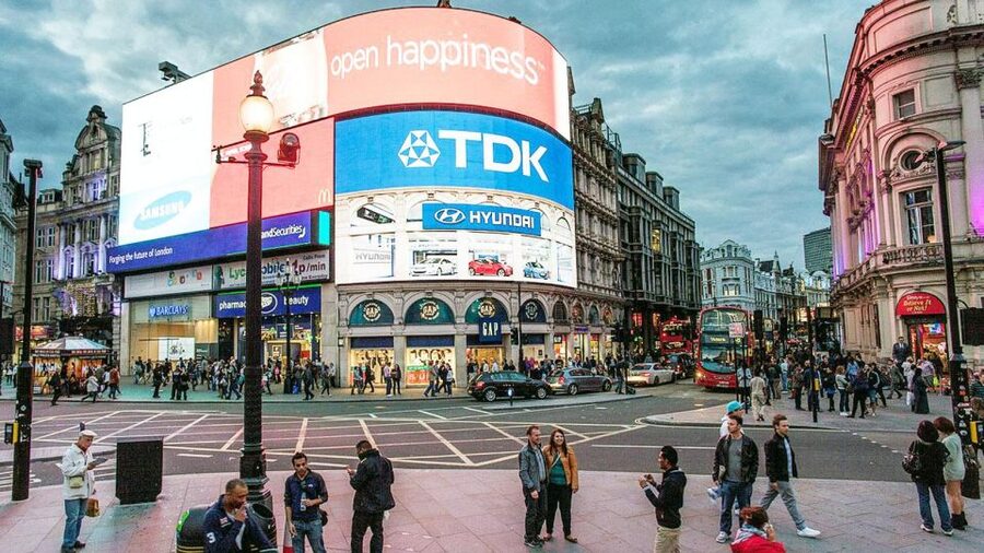 Londra Audioguide - TravelMate app for your smartphone - Trafalgar Square, Piccadilly, and the West End
