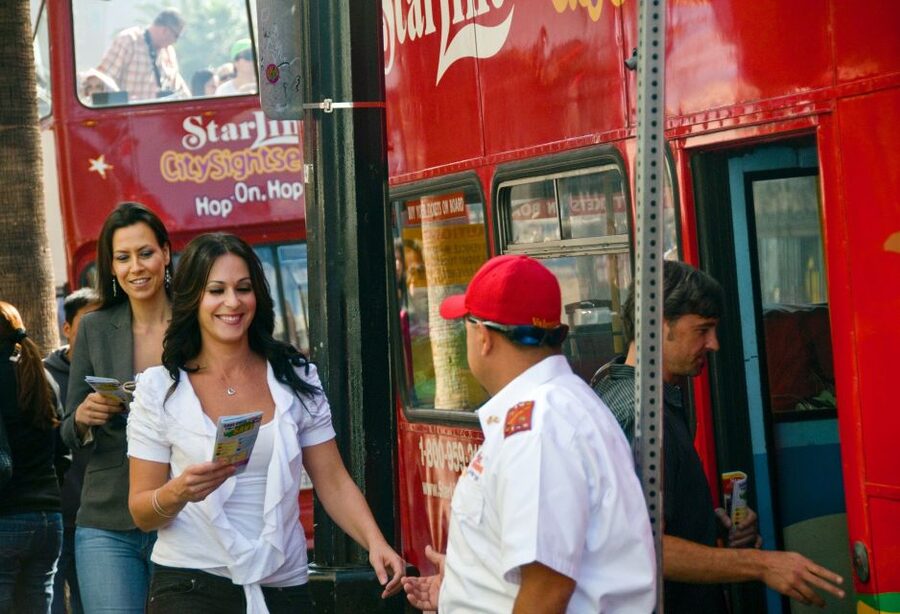 Los Angeles: Hop-On Hop-Off Bus Tour with Audio Guide - Hollywood Red Route: movie landmarks and Beverly Hills