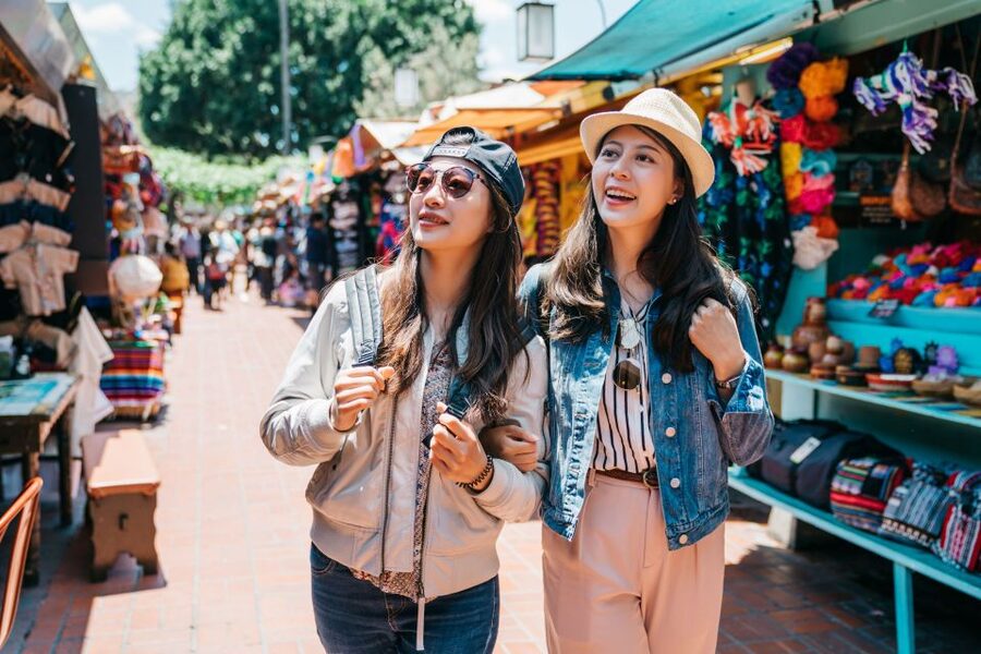 Los Angeles: Hop-On Hop-Off Bus Tour with Audio Guide - Downtown LA Purple Route: museums, markets, and city streets