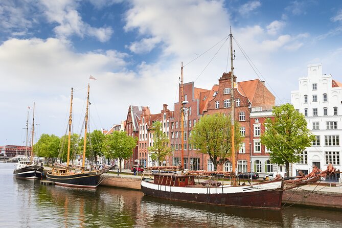 Lübeck Scavenger Hunt and Highlights Self Guided Audio Tour - Heiligen-Geist-Hospital and city hall