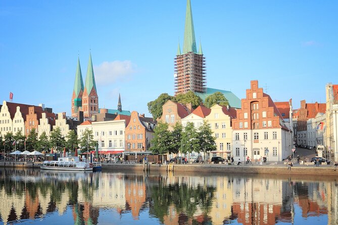 Lübeck Scavenger Hunt and Highlights Self Guided Audio Tour - Lübeck Cathedral and the Buddenbrookhaus