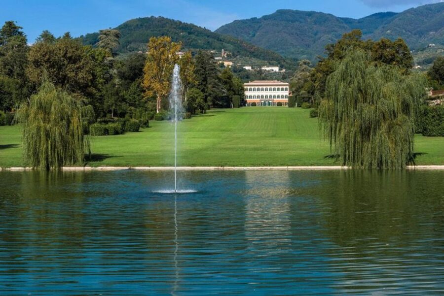 Lucca: Self-Guided Bike Tour to Villa Reale - From Lucca train station to the open road
