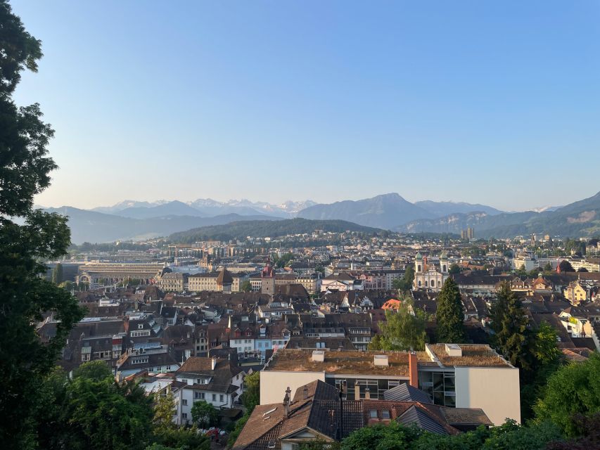 Lucerne: Smartphone walking tour - cool Lucerne old town - Starting beside Chapel Bridge