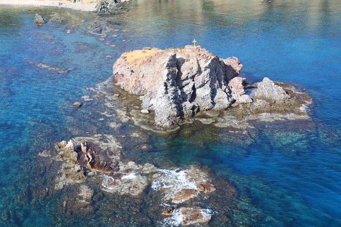 Luxury Eden 18 Private Self-drive boat hire to Blue Lagoon & more - Arnaoutis Beach and the western turning point