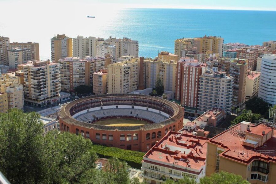 Malaga: City Bike Rental with Self-Guided Cycling Route - Bikes, children, and what is included