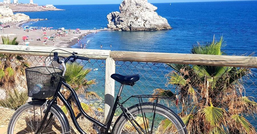 Malaga: City Bike Rental with Self-Guided Cycling Route - Finding the shop near Calle Larios