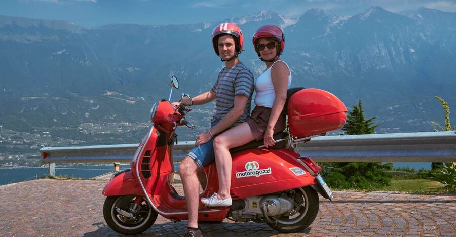 Malcesine: Lake Garda self-guided Vespa tour - Following the DGtalguide route