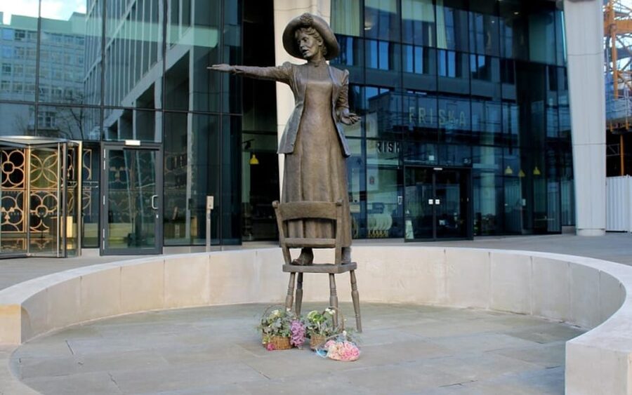 Manchester: City Walking Tour & Exploration Game - Civic Quarter and Manchester’s public face