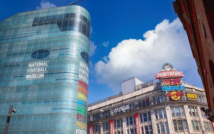 Manchester: City Walking Tour & Exploration Game - Piccadilly, Northern Quarter, and street art