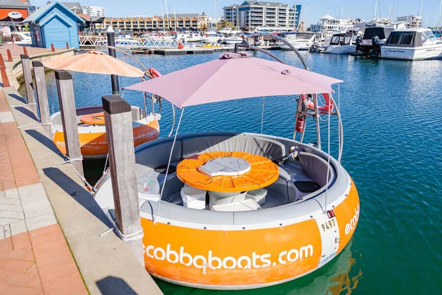 Mandurah: Self-Drive BBQ Boat Hire - Cooking lunch on the Heston Blumenthal BBQ