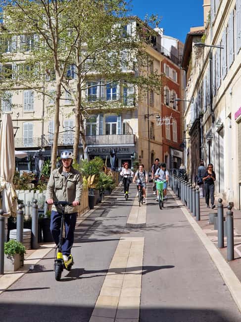 Marseille: Self-Guided Smartphone Tour by E-Scooter - Starting beside the Vieux Port