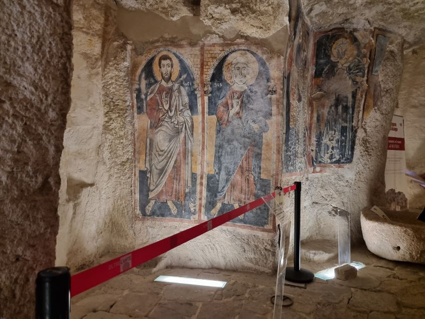 Matera: Sassi di Matera Historical Self-Guided Audio Tour - Starting with natural caves and underground spaces