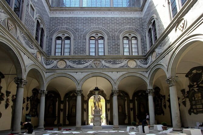Medici Secrets & Mysteries: Interactive Walking Tour Game - Medici burial places and the family story