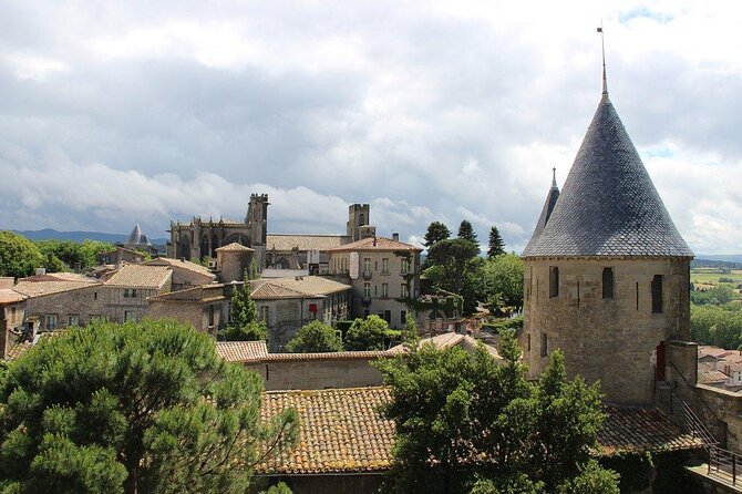 Medieval Carcassonne: Interactive Ghost Story & City Game - Key points at a glance