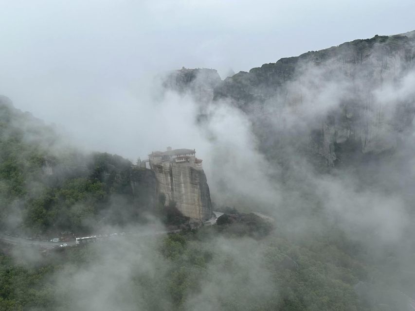 Meteora Private Full Day Tour from Athens & Free Audio Tour - Thermopylae: a compact history stop