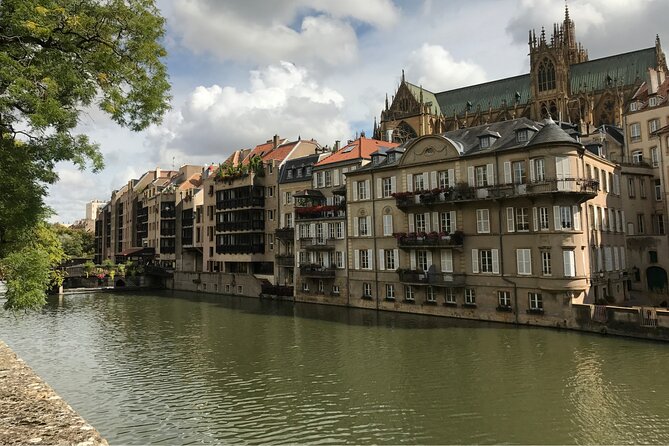 Metz Scavenger Hunt and Highlights Self Guided Audio Tour - Church details and Place Saint-Louis slow the pace