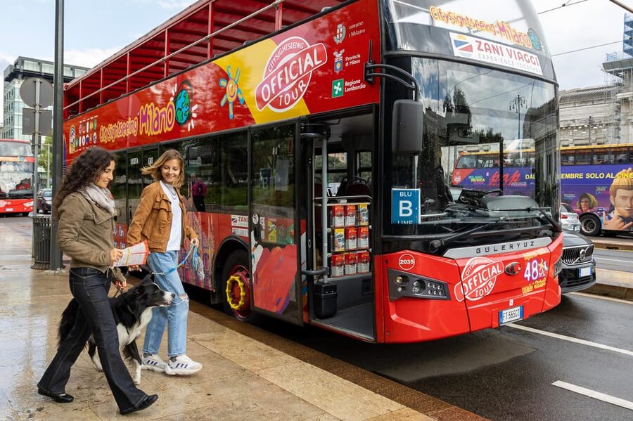 Milan: City Sightseeing Hop-On Hop-Off Bus with Audio Guide - Timing, traffic, and finding the stops