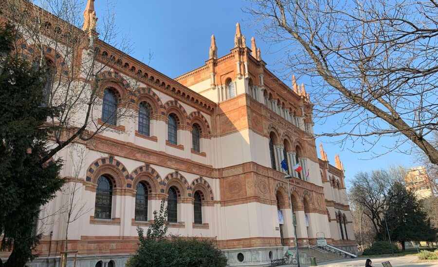 Milan: Natural History Museum Entry Ticket & Audio Guide - Entering the museum at Corso Venezia 55