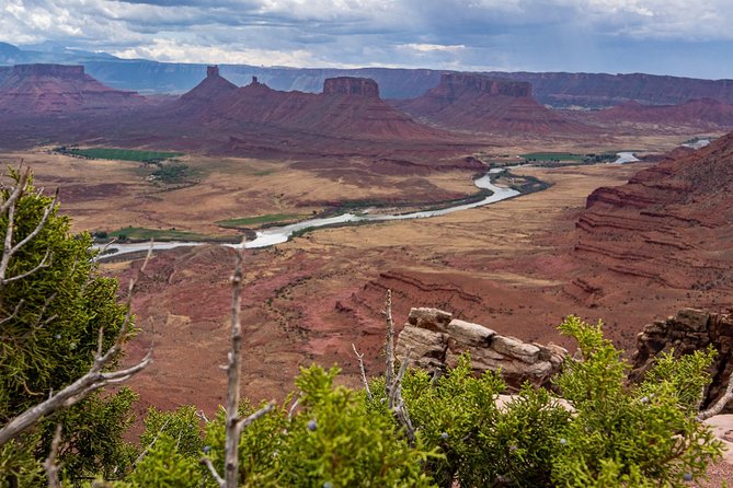 Moab Jeep Rental | Self-Guided Backcountry 4x4 Adventure - Fitting five people into one Jeep