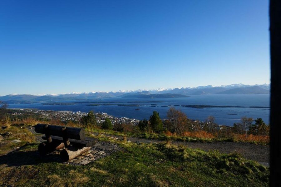 Molde: Atlantic Ocean Road & Varden Audio Guide Bus Tour - Why the Atlantic Ocean Road is worth seeing