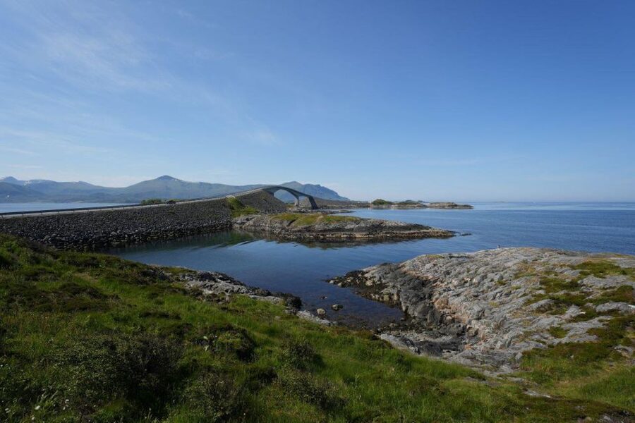 Molde: Atlantic Ocean Road & Varden Audio Guide Bus Tour - Eldhusøya and the bridge views