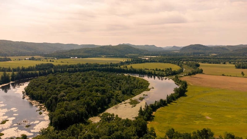 Mont-Tremblant: Self guided kayak/paddleboard on Rouge River - The first three kilometres are not the quietest
