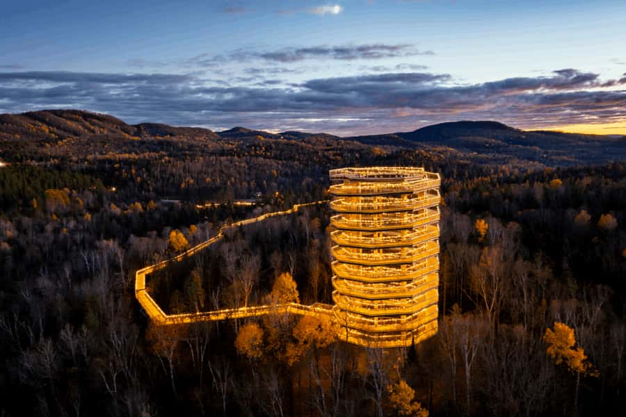 Mont-Tremblant: Treetop Observatory and Self-Guided Walk - Reaching the 40-meter observation tower