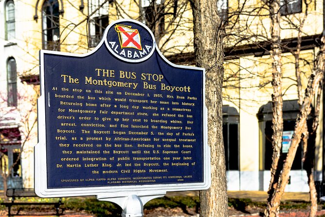 Montgomery Civil Rights Walk of Freedom Self Guided (GPS) Walking Tour - Getting the app ready before Court Square