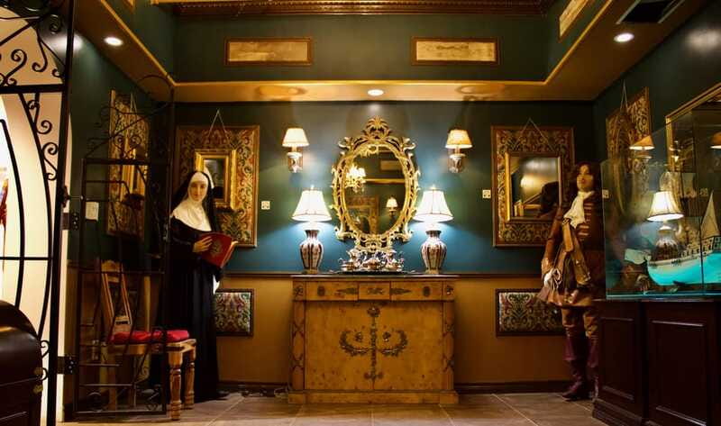 Montreal: Art Center and Museum Audio Guided Tour - Taking your time across three floors