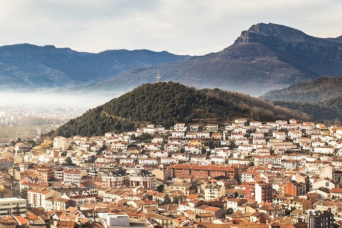 Montsacopa: An audio tour in the Volcano in the Centre of the City - A volcano walk that starts in the city