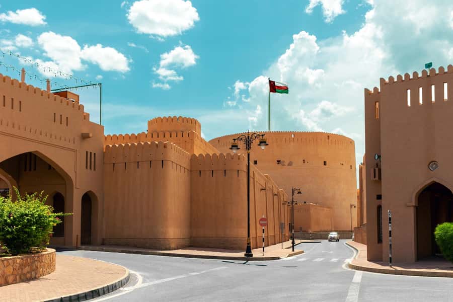 Muscat: Half-Day Sightseeing Essentials Tour and Audio Guide - What this Muscat tour does well in four hours
