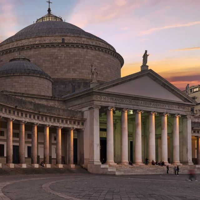 Naples: daily/weekly transport ticket, map and audio guide - Meeting the inStazione team at Naples Central Station