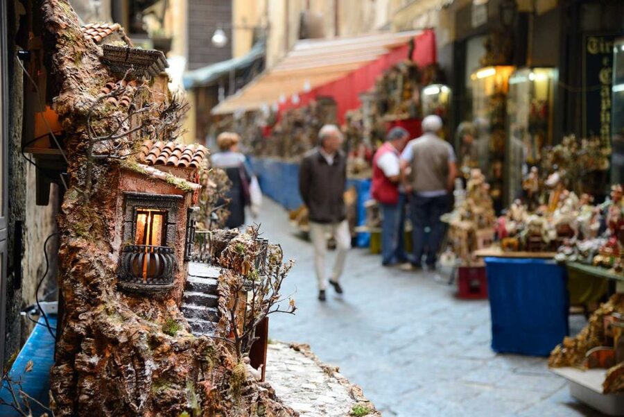 Naples: daily/weekly transport ticket, map and audio guide - Booking and practical details