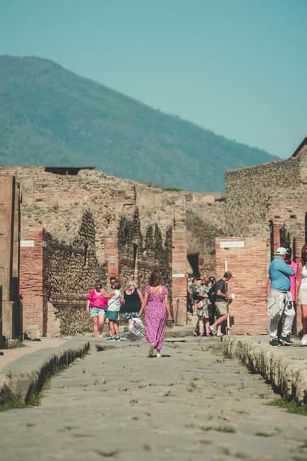 Naples:Pompeii SkiptheLine Ticket audioguide Round-Trip Bus - Key points to know before booking