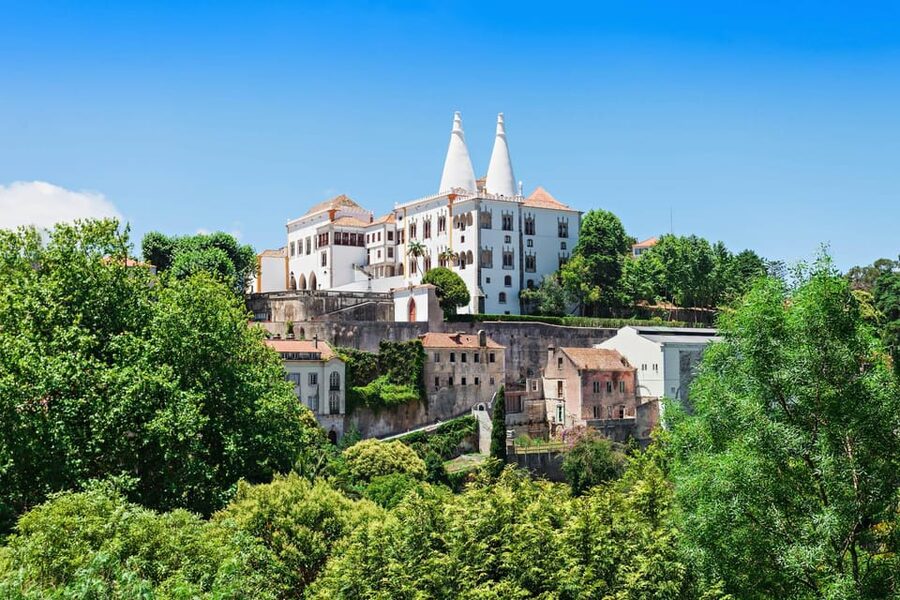 National Sintra Palace E-Ticket and Audio Guide - Entering through the royal rooms