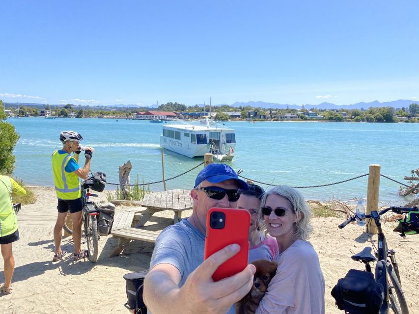 Nelson: Self-Guided Tunnel to Town Cycling Tour via Mapua - Seifried Estate and the approach to Rabbit Island