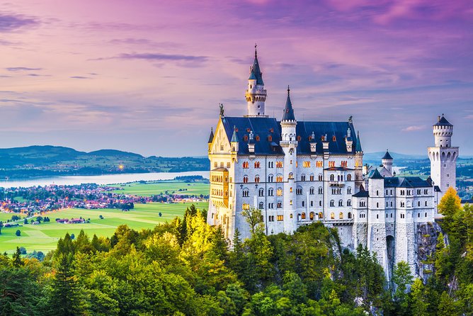 Neuschwanstein Castle Ticket With Audio Guided Tour - Who will manage this visit well